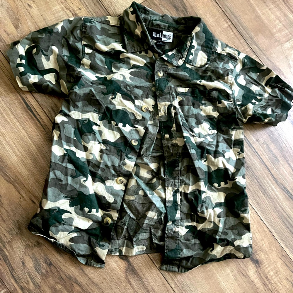 Dino 🦖 Camo Top